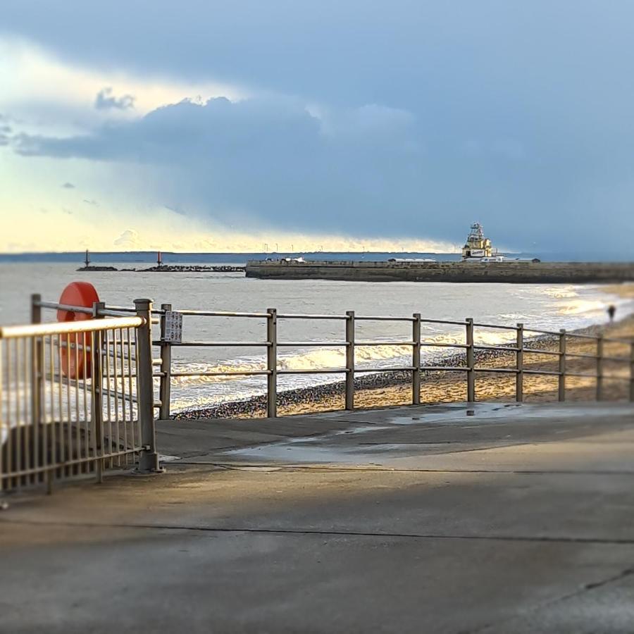 Shore Thing Beachfront Apartment Ramsgate - Sleeps 4 Exterior photo